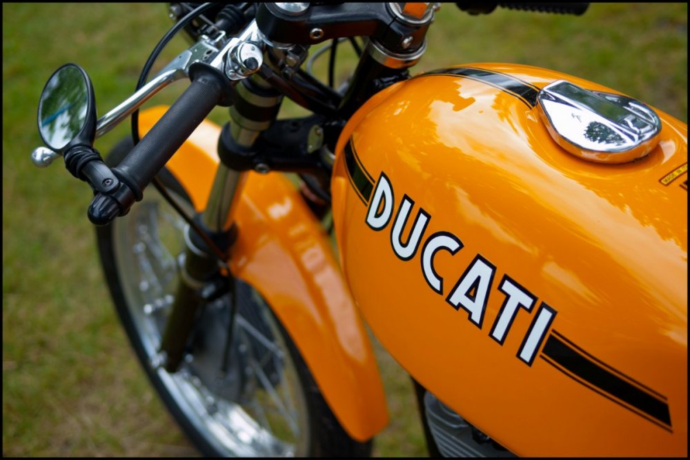 orange_canada_detail_bike_italian_bc_tank_britishcolumbia-955482.jpg